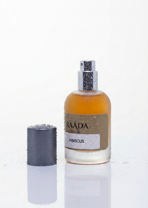 Hibiscus Raada Musk
Top Notes: Spearmint, Cinnamon, Cassis (Blackcurrant)Heart Notes: Damask Rose, Hibiscus, LeatherBase Notes: Vanilla, Ambrette Musk